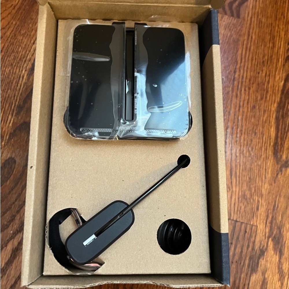 Poly CS540 Wireless DECT Headset - Picture 6 of 6